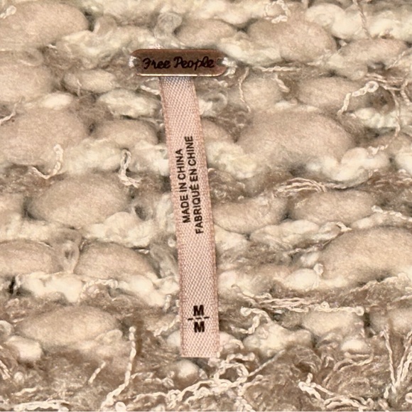 Free People Dream Of Sheep Sweater Size Medium NEW - Picture 11 of 12